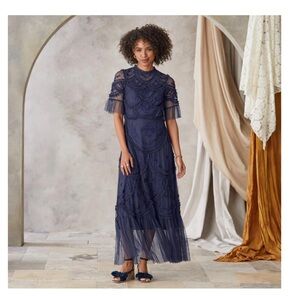 Chic Navy Lace Maxi Dress
